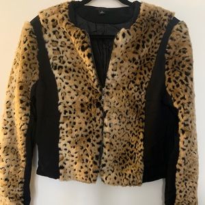 Faux fur leopard cropped jacket